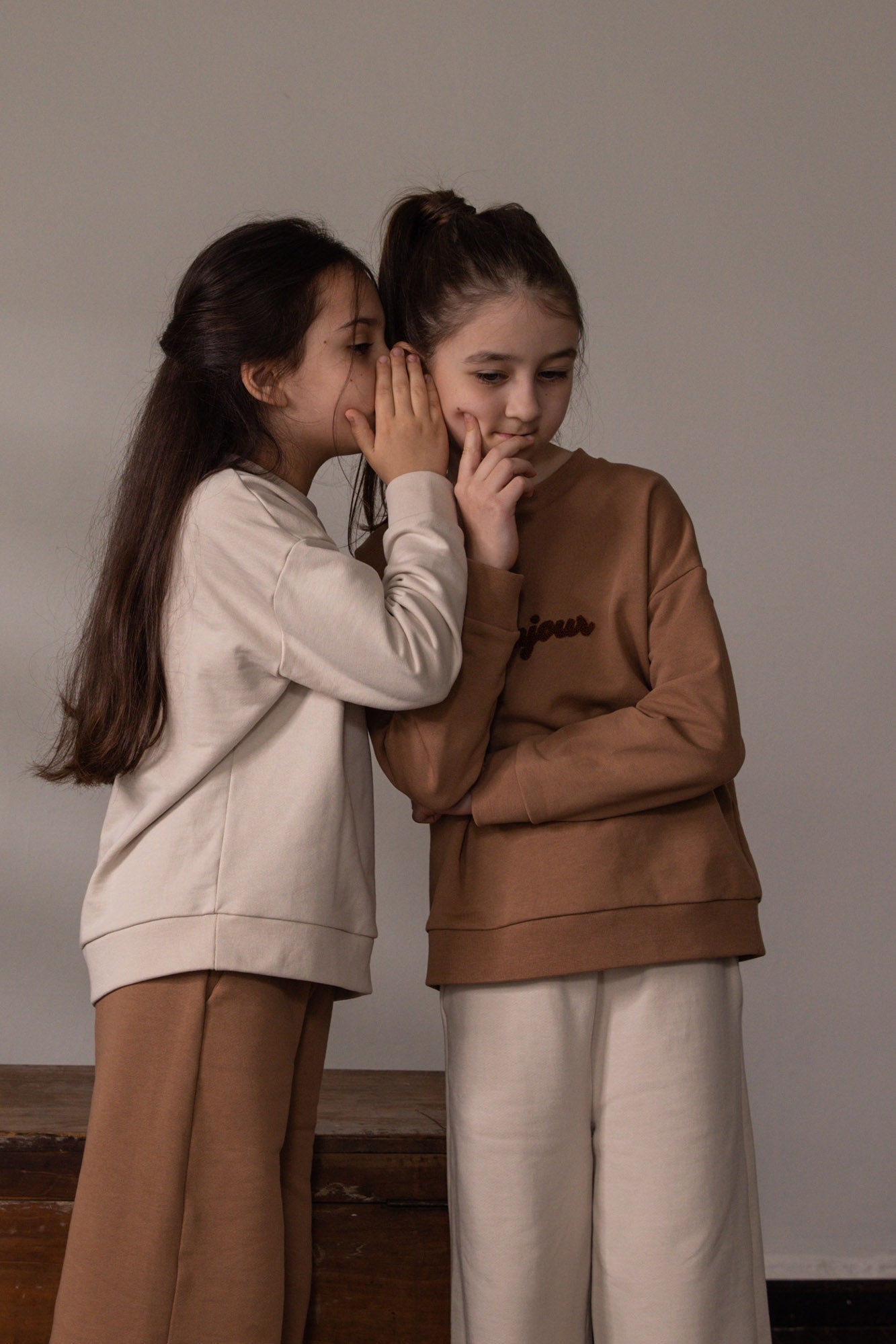 Bonjour Sweatshirt - Cinnamon